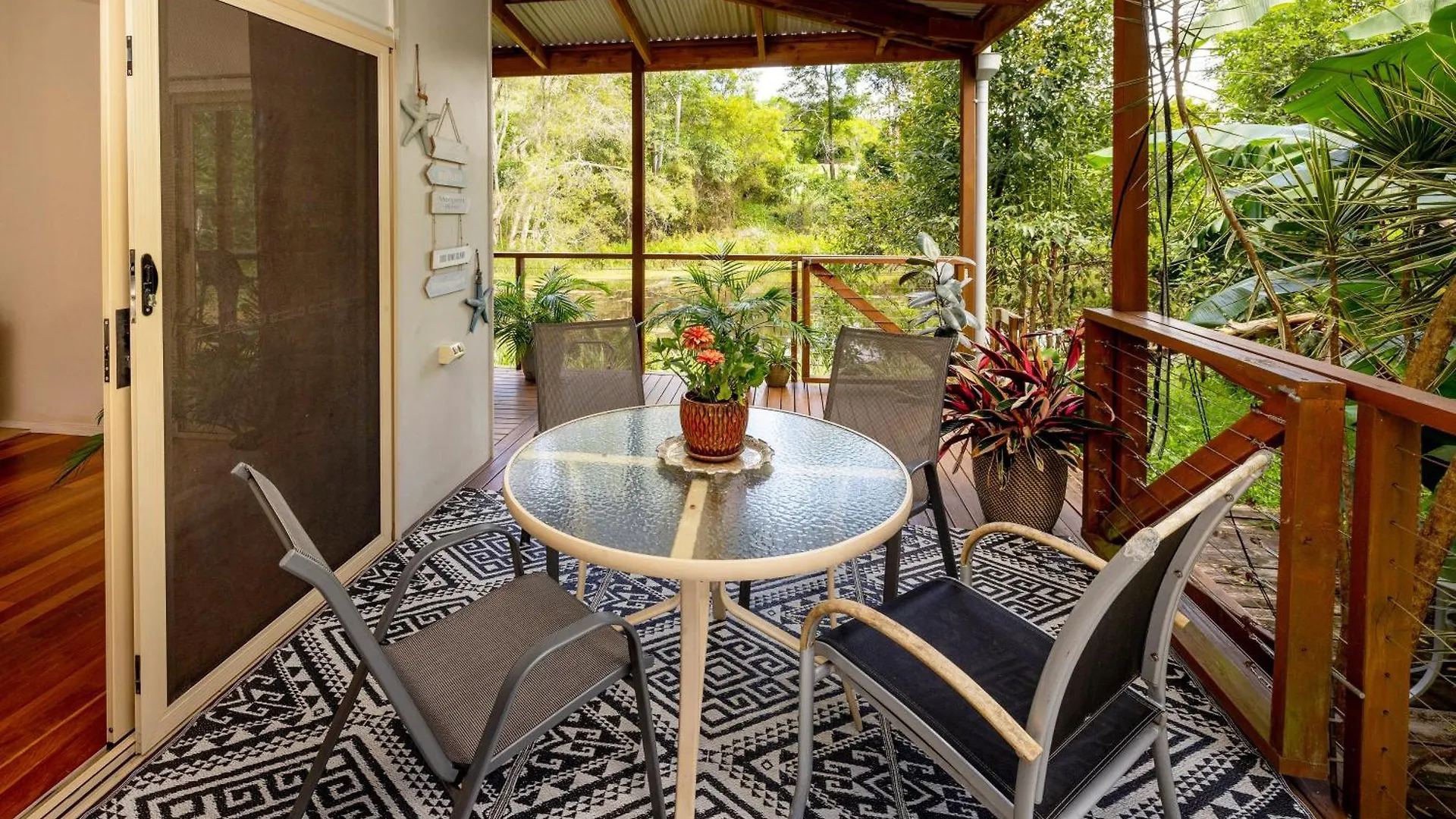 Дом отдыха Deluxe Suite With Fireplace & Pond, Noosa Hinterland Doonan Австралия