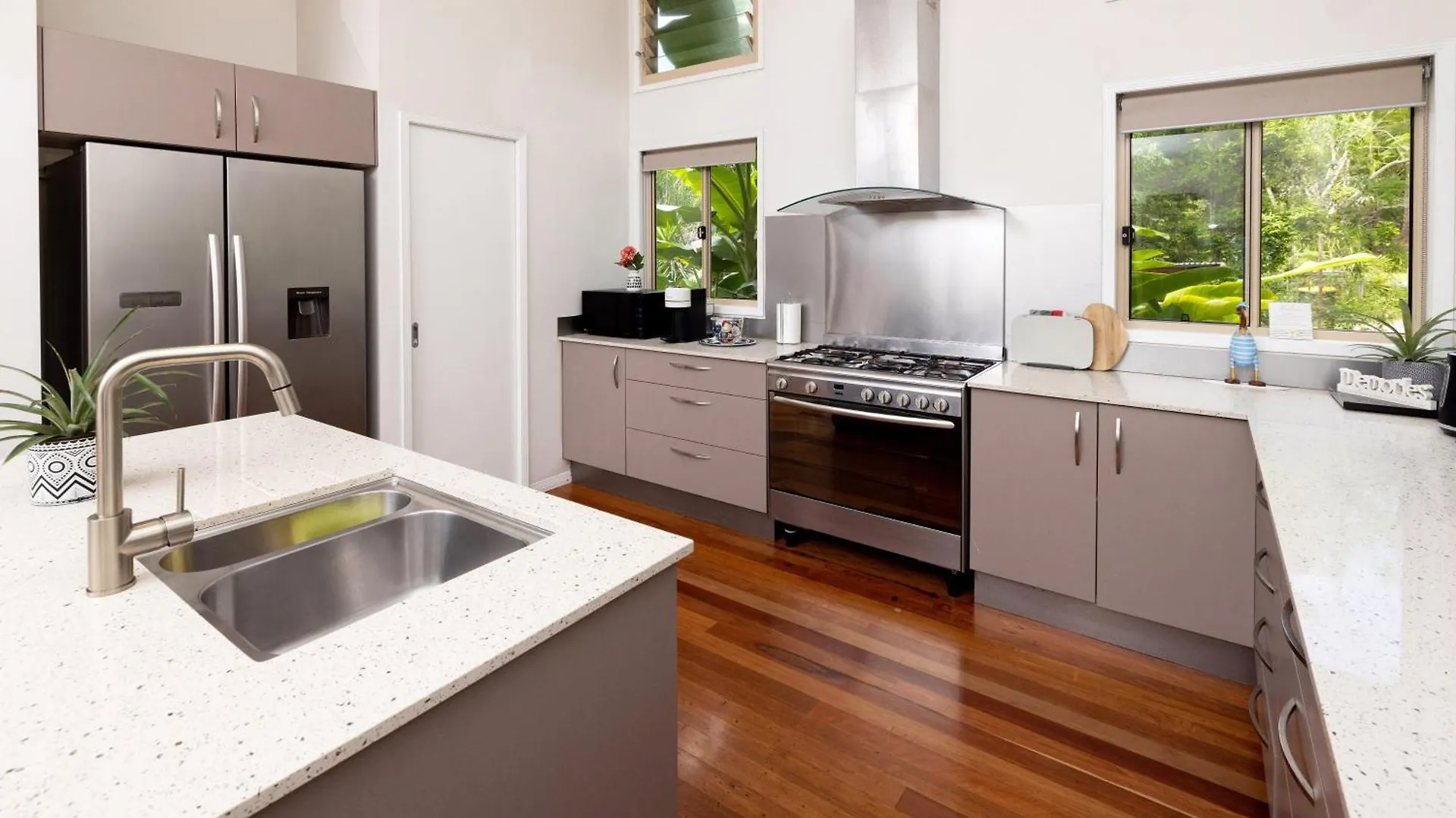 Deluxe Suite With Fireplace & Pond, Noosa Hinterland Doonan Дом отдыха