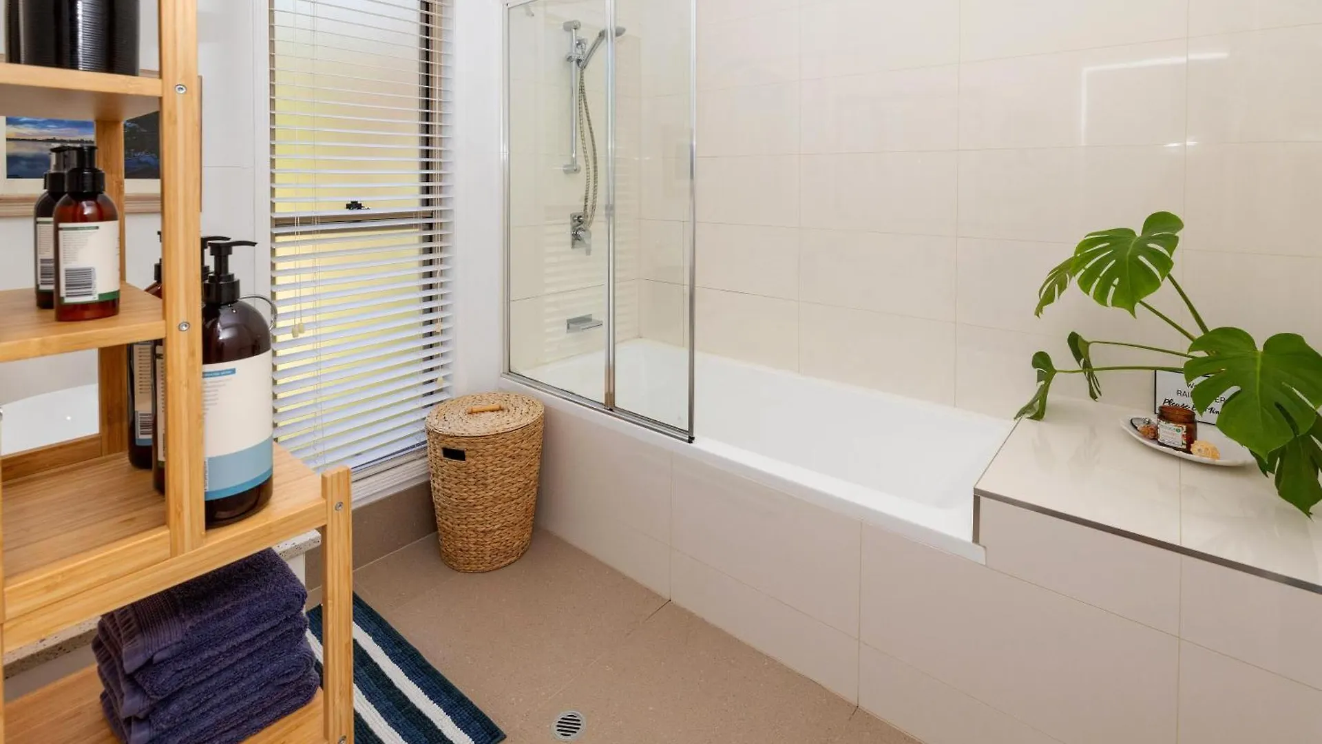 Deluxe Suite With Fireplace & Pond, Noosa Hinterland Doonan